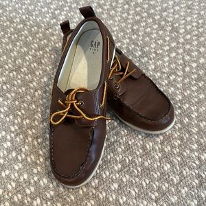 Gap boy’s boat shoes